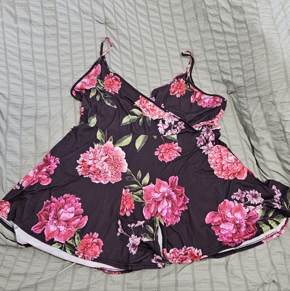 Boohoo Floral Romper Euc Size 18
